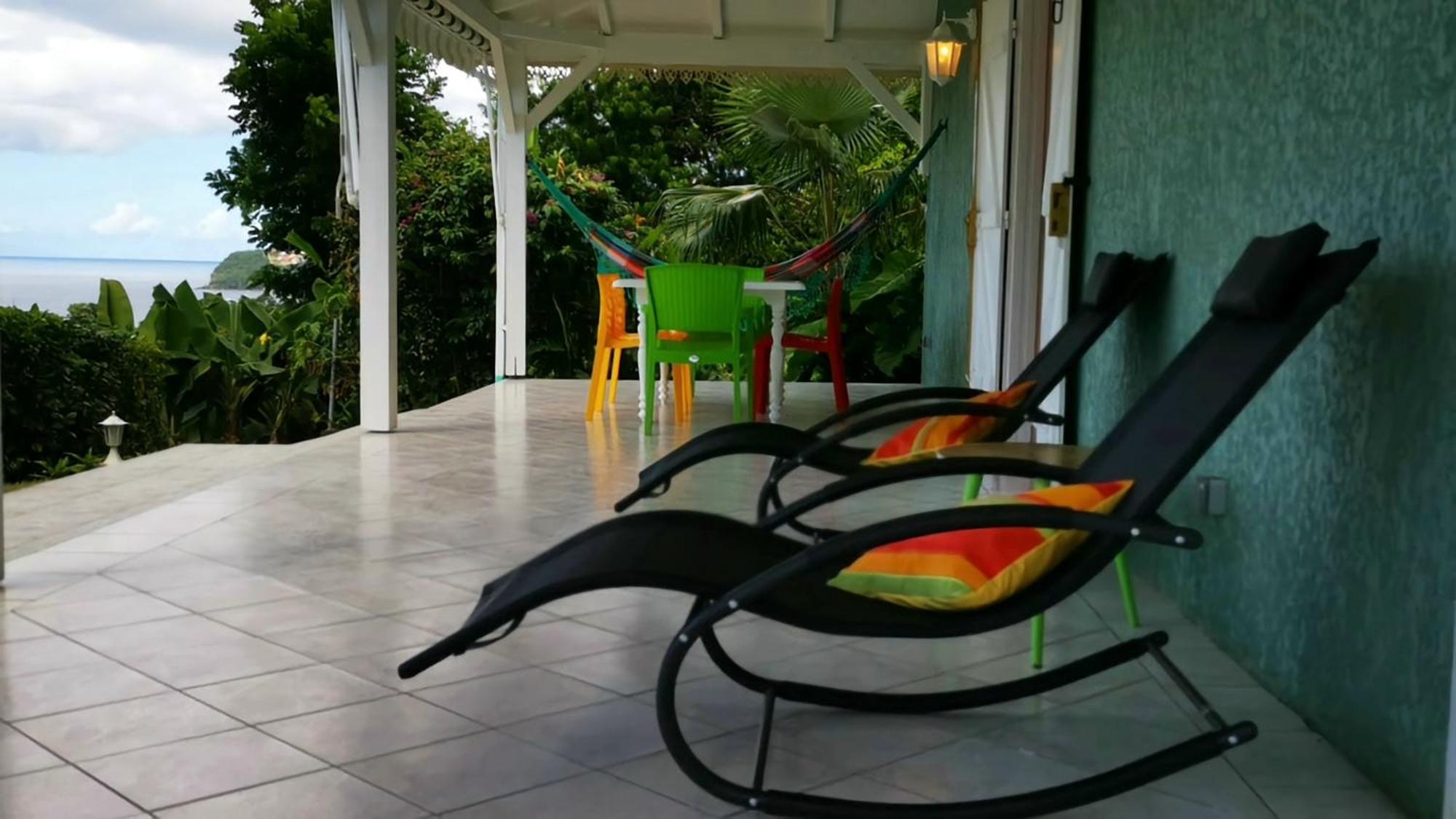 Les Petites Fleurs De Poirier Villa Bouillante Exterior foto