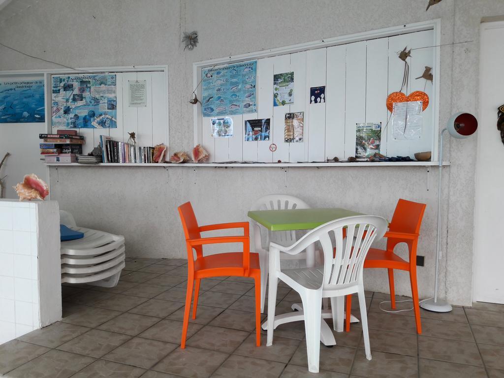 Les Petites Fleurs De Poirier Villa Bouillante Exterior foto